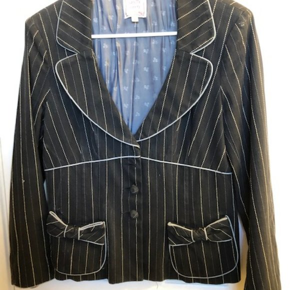 Nanette Lepore Vintage-Style Suit, skirt size 6,  jacket size 8 Petite, fabric? - Picture 7 of 12